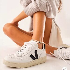 Veja V10 size US 7
